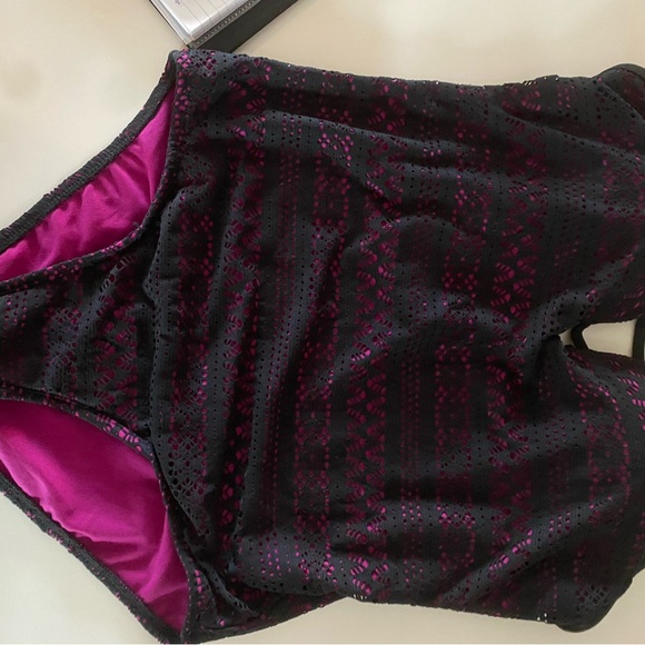 Pink and black bathing suit - Picture 2 of 3